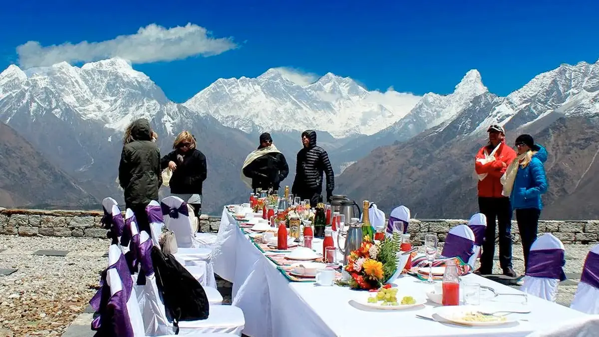 Luxury Everest Helicopter Tour with Landing & Price - 1 Day