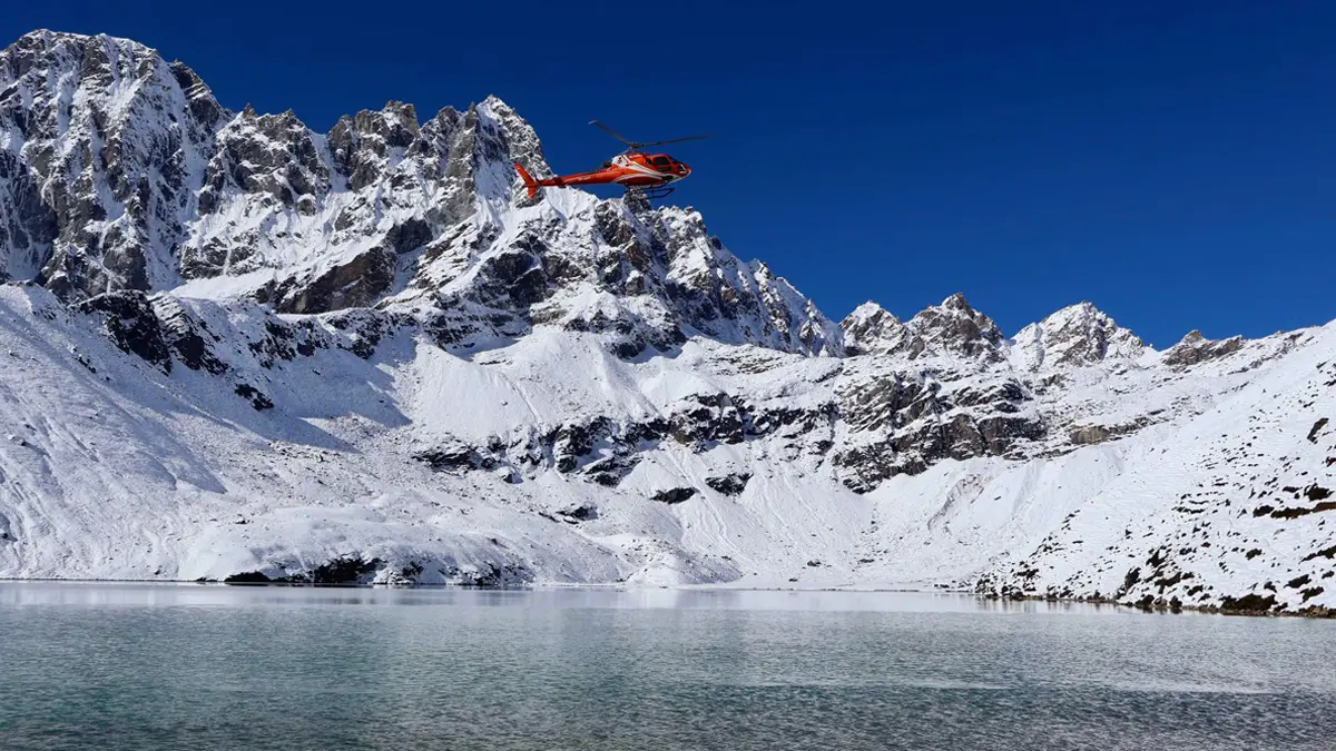 Gokyo Lake and Everest Helicotper Tour