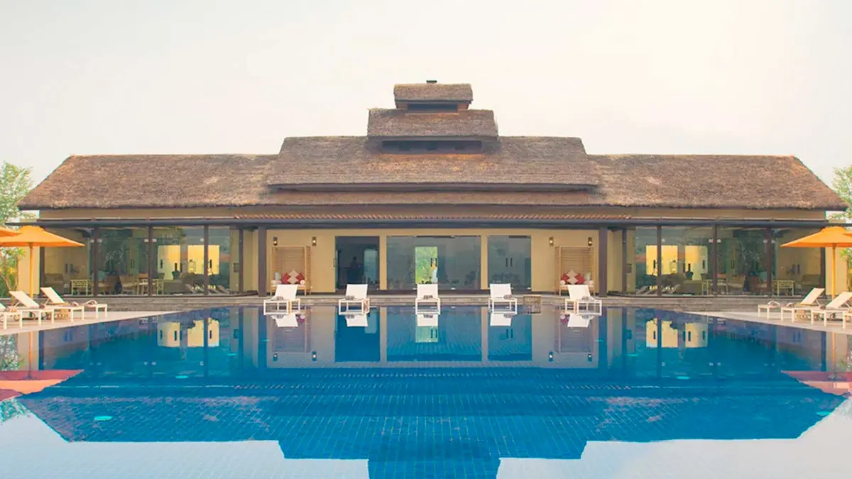 Chitwan Wildlife Luxury Tour